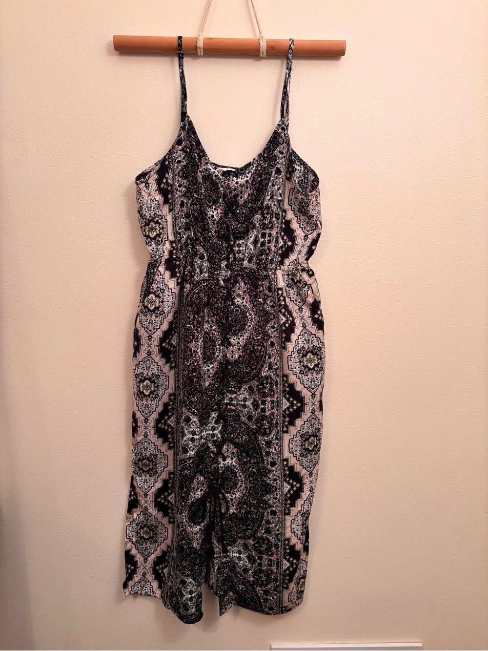 cupcakes & cashmere Navy and Light Pink Paisley Midi Dress